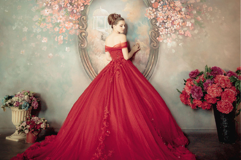 Latest Collection of Girls' Beautiful Gowns Online - Richous