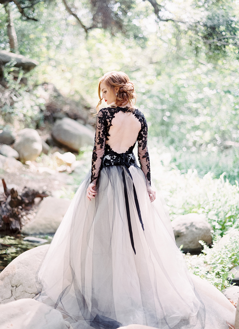 The Edgy Elegance Trend 25 High Contrast Black And White Wedding Dresses Praise Wedding