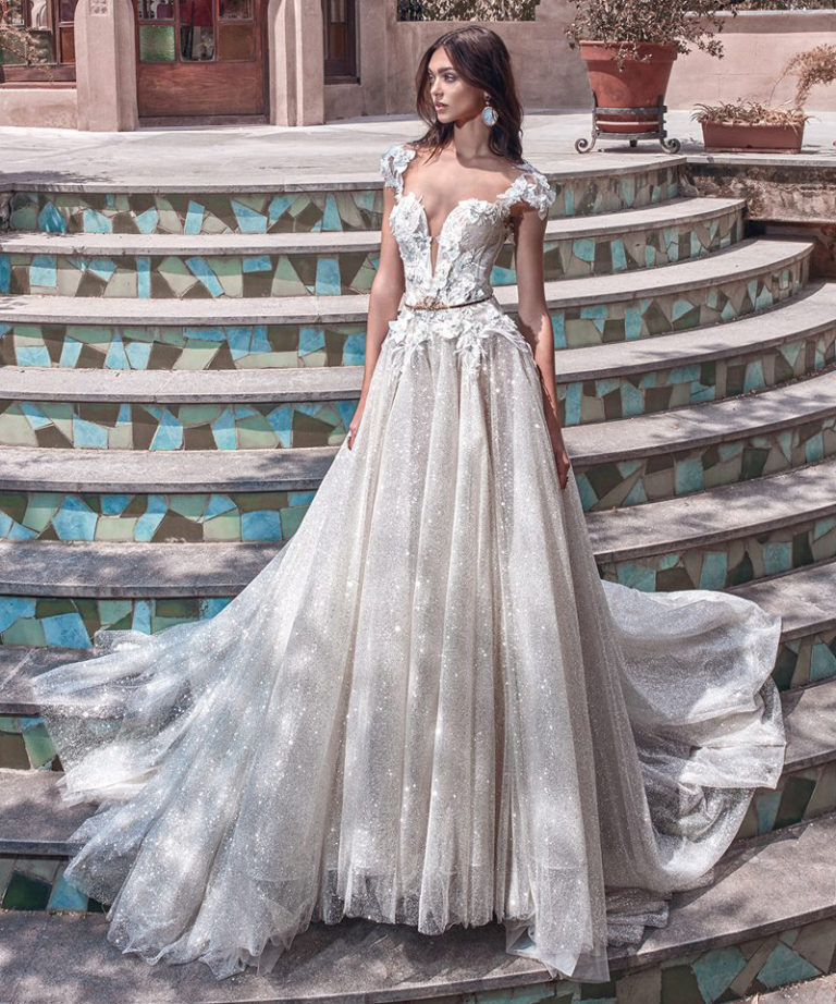 22 Effortlessly Dreamy Grey Wedding Dresses For the Romantic Bride ...