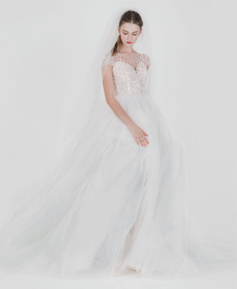 22 Chic and Playful Wedding Dresses for Modern Romantic Brides ...