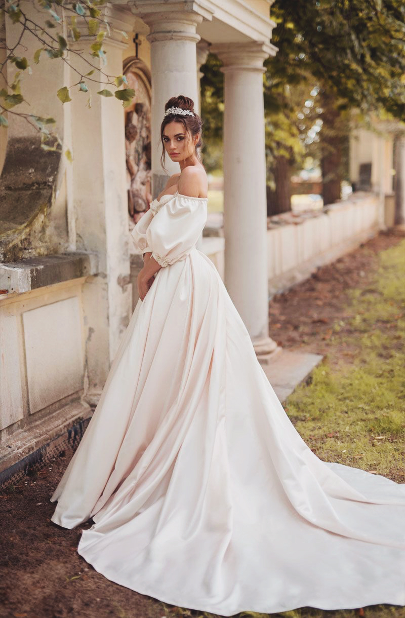 Top Wedding Dresses From Instagram: 18 Styles  Ball gown wedding dress,  Beautiful wedding dresses, Wedding dresses vintage