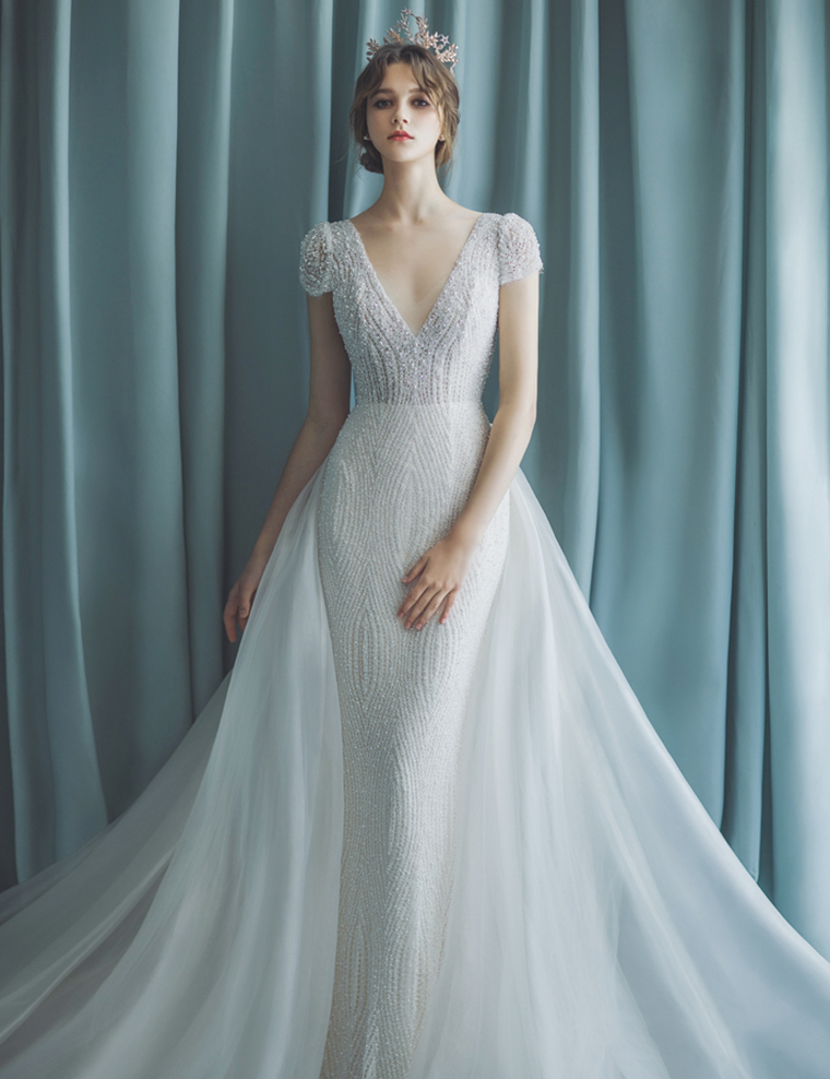Figure Flattery! 15 Elegant Wedding Dresses to Effortlessly Show Your ...