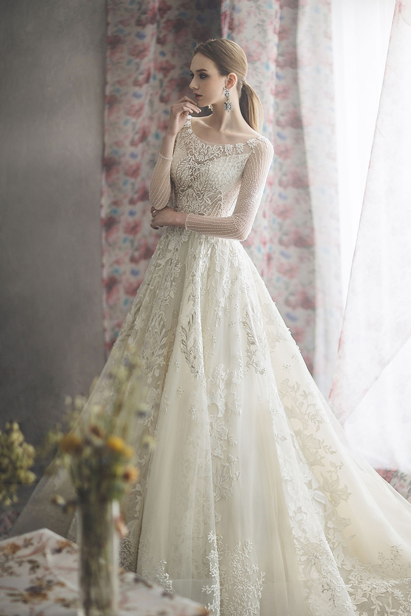 18 Enchanted Elegant Wedding Dresses For The Modern Bride Praise Wedding