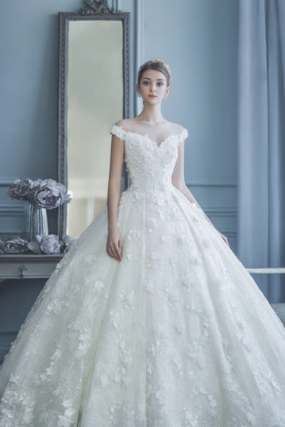 15 Fairy Tale Worthy Wedding Dresses for the Fashion-Loving Bride ...