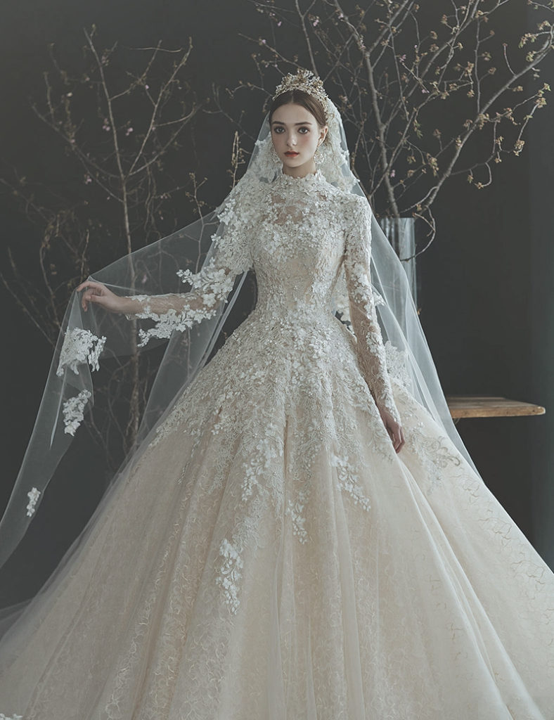 15 Classic Wedding Dresses with Stunning Embellishment and Detailing ...