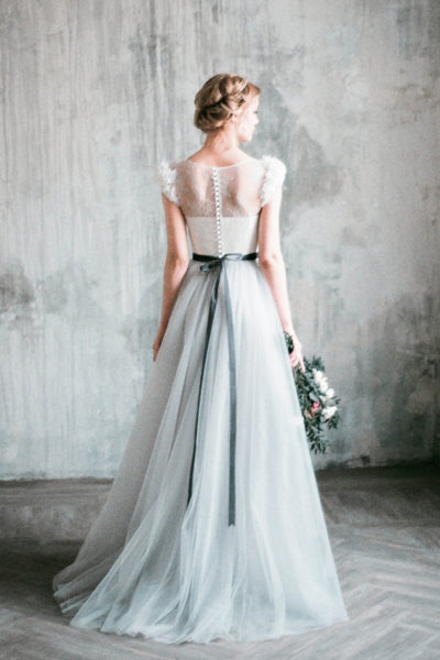 17 Vintage-Inspired Colored Wedding Dresses For the Romantic Retro ...