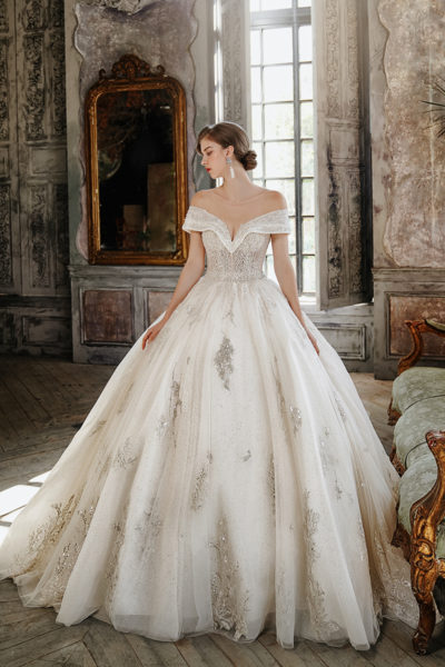 15 Sparkly Classic Wedding Dresses That Present Timeless Glamour ...