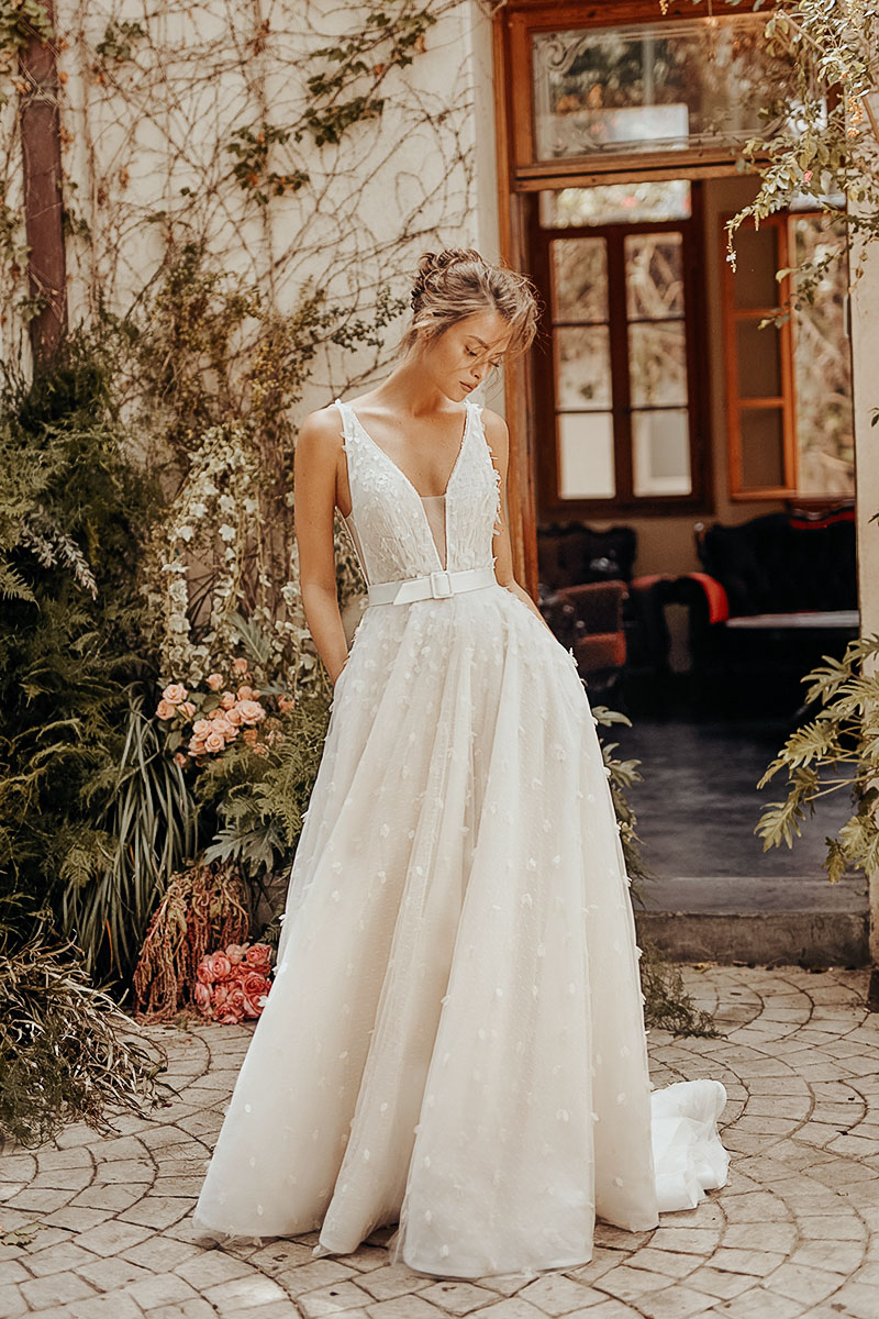 20 Beautiful Wedding Dresses With Pockets To Carry Your Phone and
