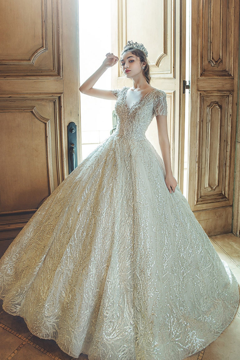 15 Statement Princess Wedding Dresses Fit For A Modern Regal Bride Praise Wedding 